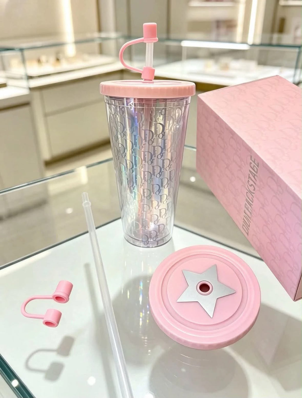 【24小時網站自助下單】🌸❗️限量售完即止❗️❗️配貨需時，3-4星期左右，不接受急單🙏❗️💞Dior Beauty Backstage 滿星鐳射閃耀吸管水杯 飲管杯 便𢹂杯💞剛剛一出俾客人秒殺了‼️‼️‼️ 現在只接受預訂配貨只接受20個可以落單‼️😍此乃是買Dior Beauty 指定系列滿$2500才會獲贈一個 | 預訂約4-5星期 娉婷貿易公司 Exquisite Beauty Trading Company