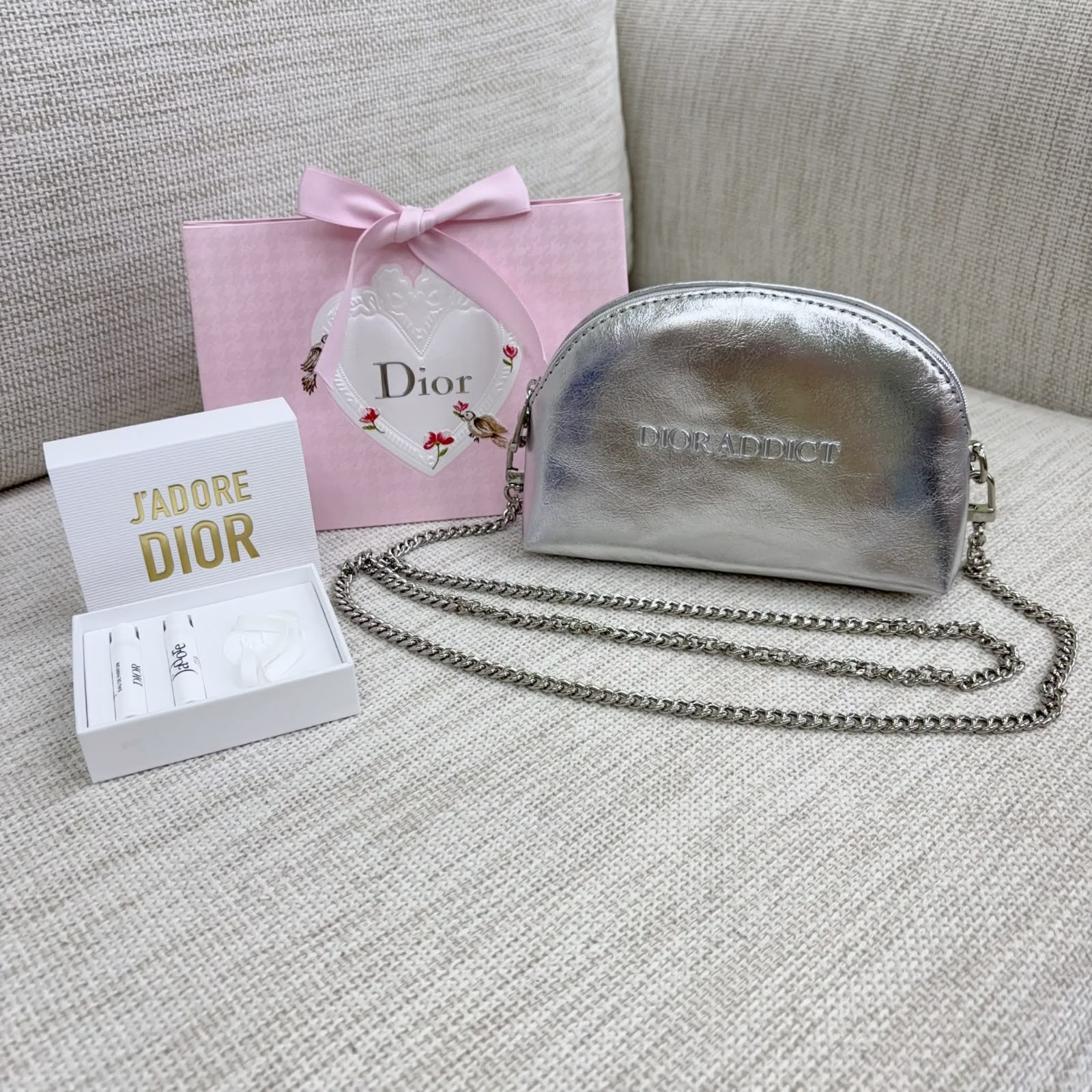 【24小時網站自助下單】數量只有1️⃣2️⃣套🌸Dior beauty銀色貝殼包連銀鏈套裝 | 預訂約1-2星期 娉婷貿易公司 Exquisite Beauty Trading Company