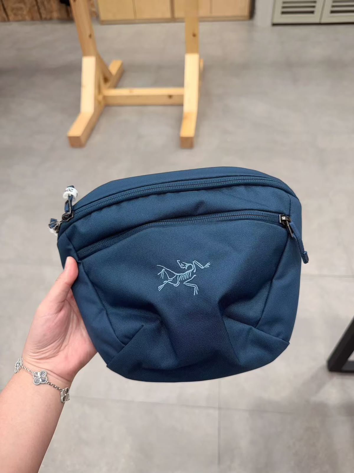 【24小時網站自助下單】🌸韓國代購 🇰🇷Arc'teryx MANTIS 2腰包 可斜孭 | 預訂約2-3星期(Whatsapp來圖訂貨) 娉婷貿易公司 Exquisite Beauty Trading Company