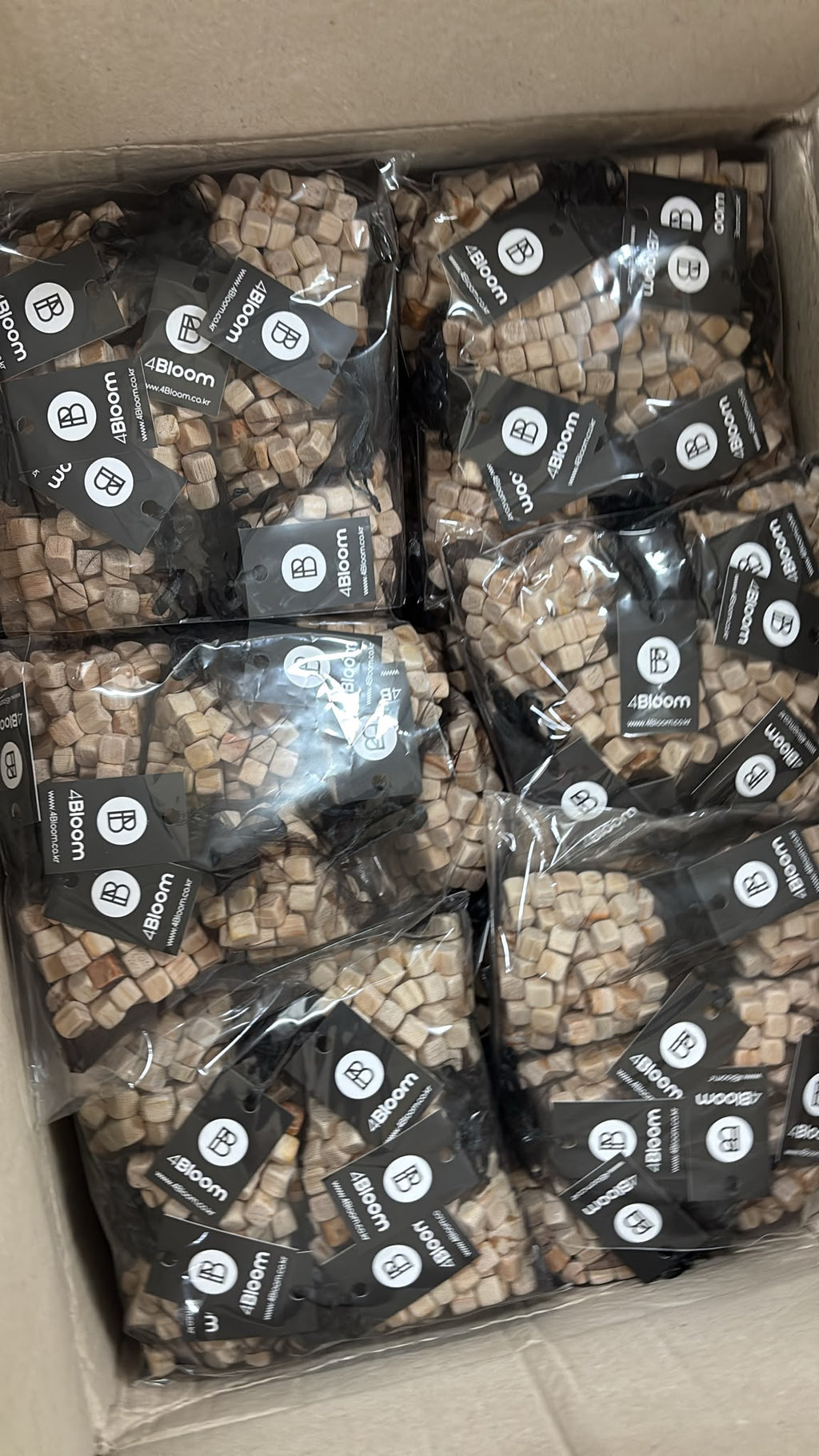 【24小時網站自助下單】現貨🌸🇰🇷韓國扁柏樹除濕木粒，（1包 40g ，1套6包 ） | 落單後約3-5個工作天寄出 娉婷貿易公司 Exquisite Beauty Trading Company