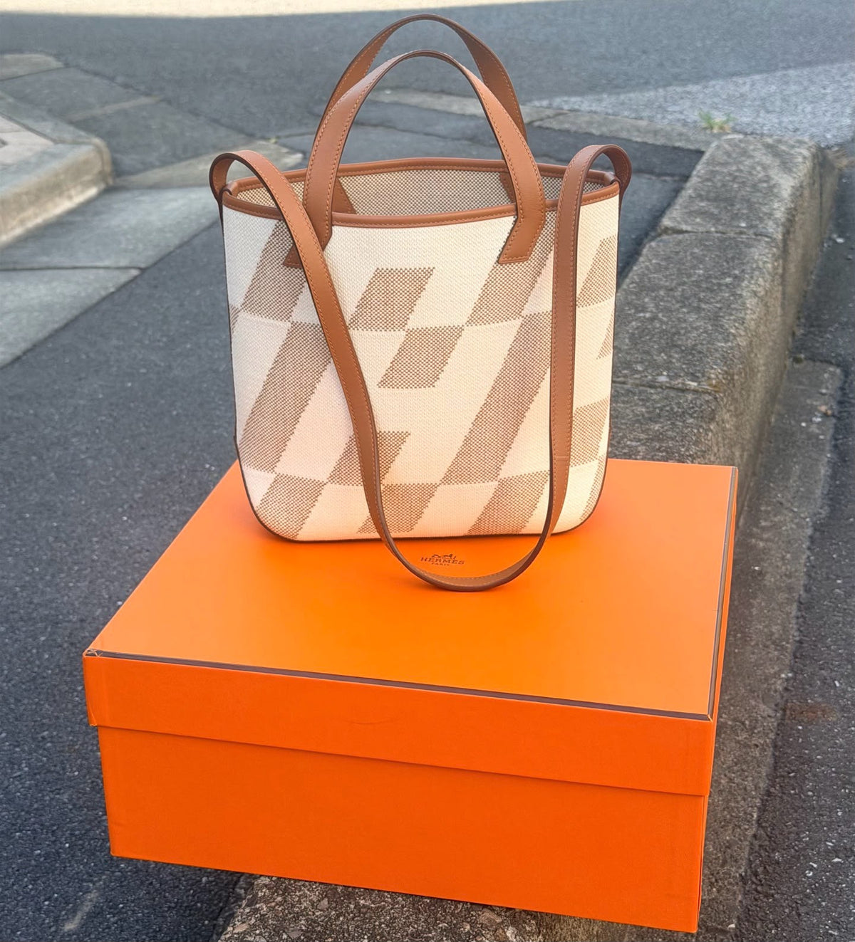 【24小時網站自助下單】【日本中古品代購】🌸愛馬仕BIAIS27金棕格紋拼色帆布水桶包 | 預訂約2-3星期 娉婷貿易公司 Exquisite Beauty Trading Company