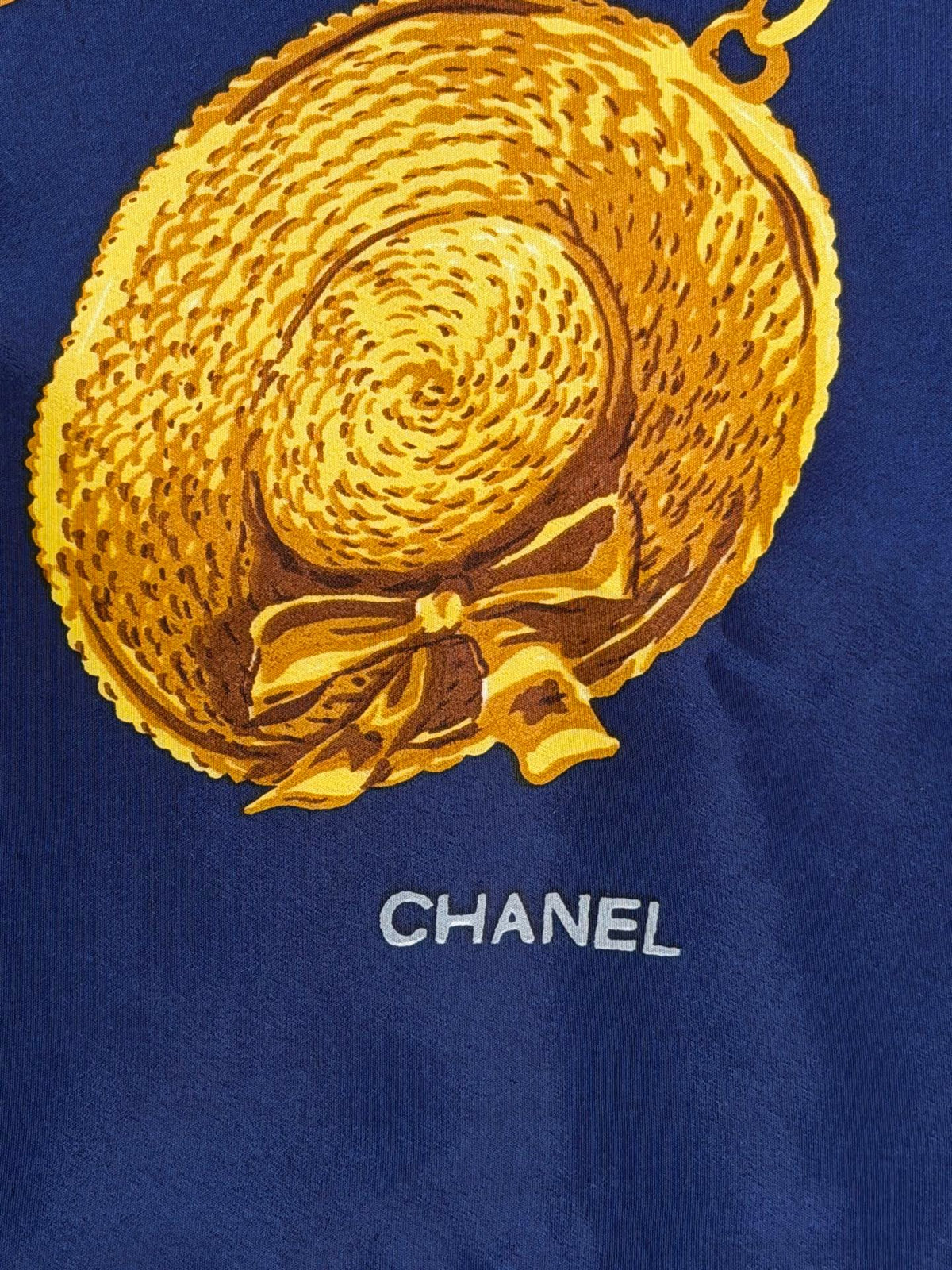 【24小時網站自助下單】【日本中古品代購】🌸Chanel星星⭐月亮絲巾 | 預訂約2-3星期 娉婷貿易公司 Exquisite Beauty Trading Company