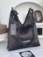 【24小時網站自助下單】2026年9月17日截🌸CHANEL 海外 Makeup VIP Tote Bag 黑緞面抽繩托特 | 預訂 截單後約4-6星期到 娉婷貿易公司 Exquisite Beauty Trading Company