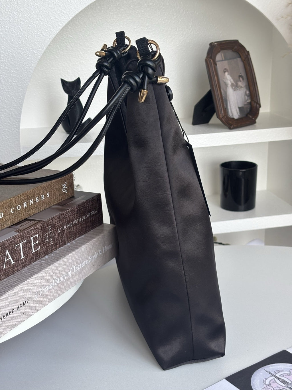 【24小時網站自助下單】2026年9月17日截🌸CHANEL 海外 Makeup VIP Tote Bag 黑緞面抽繩托特 | 預訂 截單後約4-6星期到 娉婷貿易公司 Exquisite Beauty Trading Company