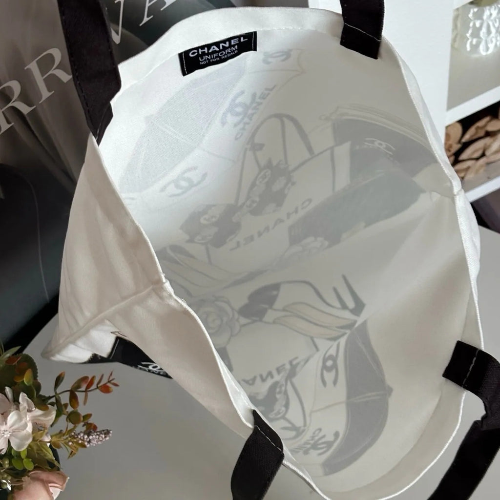 【24小時網站自助下單】2026年9月17日截🌸Chanel VIP禮贊復古插畫大容量帆布包 | 預訂 截單後約4-6星期到 娉婷貿易公司 Exquisite Beauty Trading Company