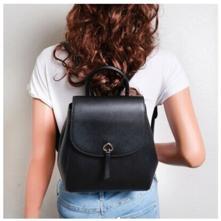 【24小時網站自助下單】2026年9月19日截🌸Kate Spade Adel Medium Flap Backpack in Black Leather Style | 預訂 截單後約4-6星期到 娉婷貿易公司 Exquisite Beauty Trading Company