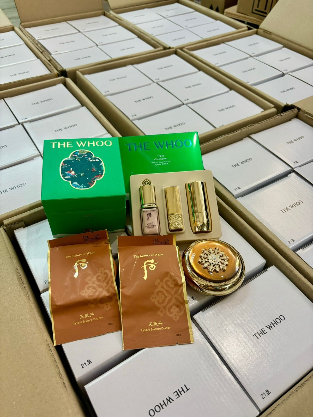 供應商現貨💫WHOO 后 ✨天氣丹氣墊2024聖誕限定套盒 （連補充裝總共3個） | 落單後約3-5個工作天寄出 娉婷貿易公司 Exquisite Beauty Trading Company