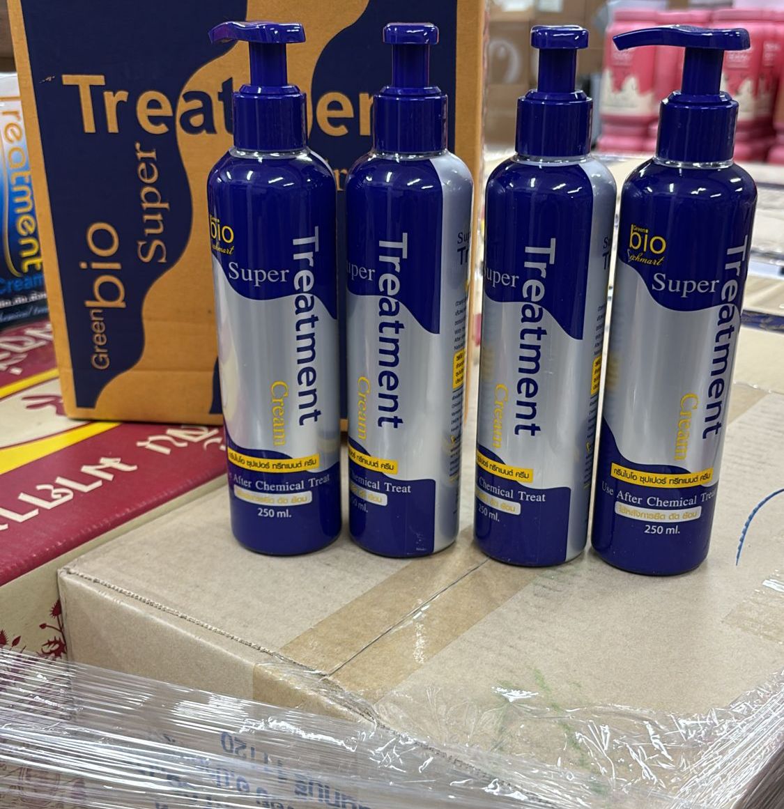 現貨🌸泰國🇹🇭沙龍級專業Bio發亮護髮乳250 ml | 落單後約3-5個工作天寄出