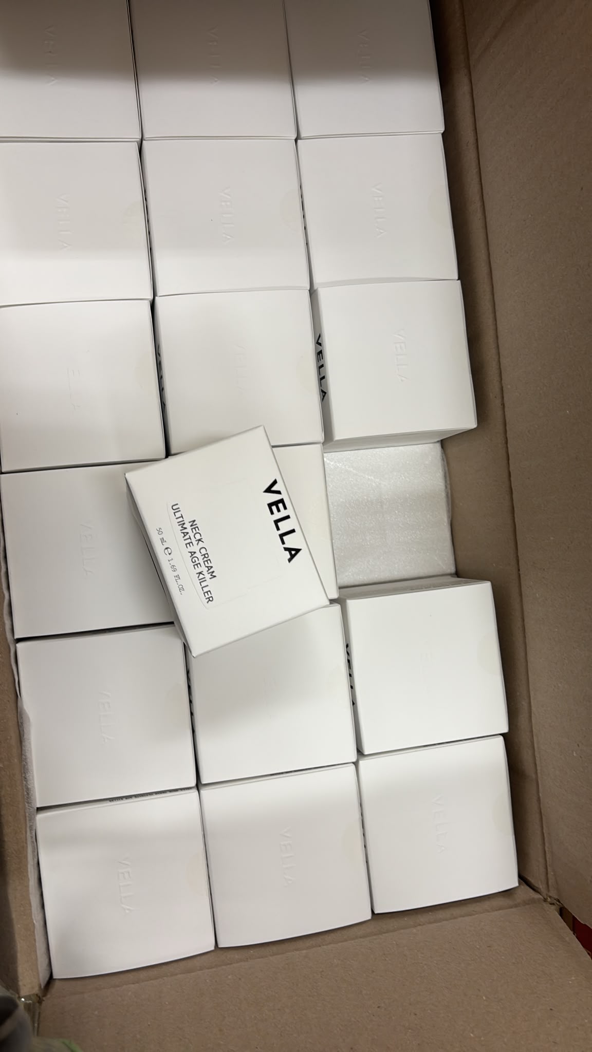 【24小時網站自助下單】現貨🌸🍀Vella Neck cream 熨斗頸霜最新一代頸霜🍀50ml | 落單後約3-5個工作天寄出 娉婷貿易公司 Exquisite Beauty Trading Company