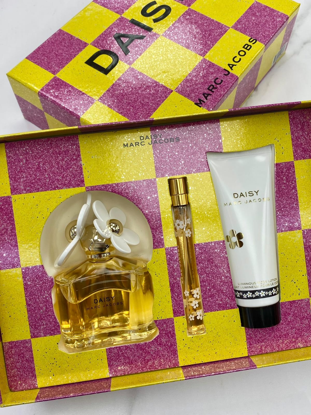 供應商現貨 售完即止🌸免稅正品 Marc Jacobs Daisy Eau de Toilette Gift Set 馬克雅可布/馬克莫傑小雛菊淡香水3件套 | 預訂 逢星期一、三返倉執貨 其後約3-5個工作天寄出