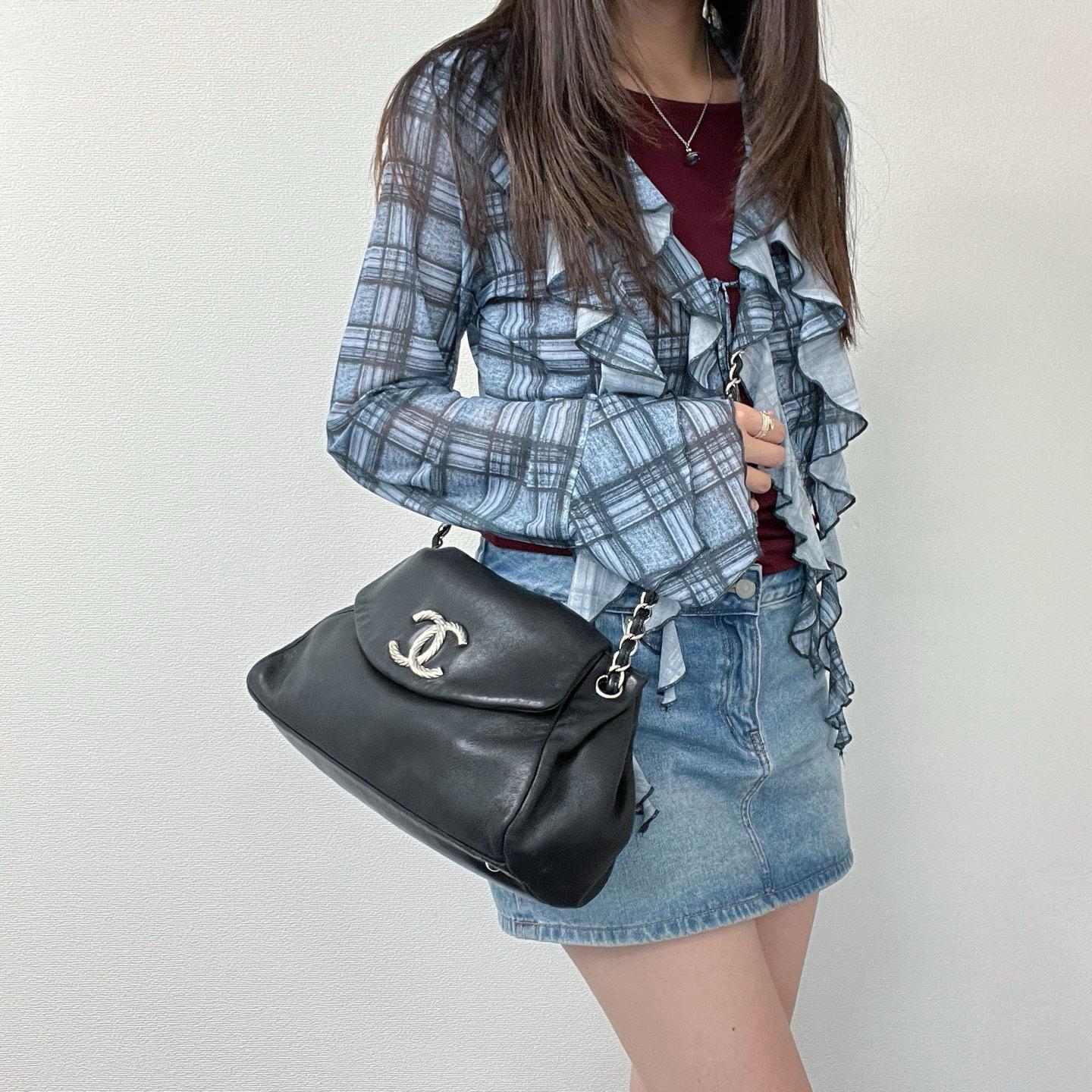 🌸日本中古品代購 香奈兒黑銀翻蓋單肩/斜挎包 | 預訂約2-3星期