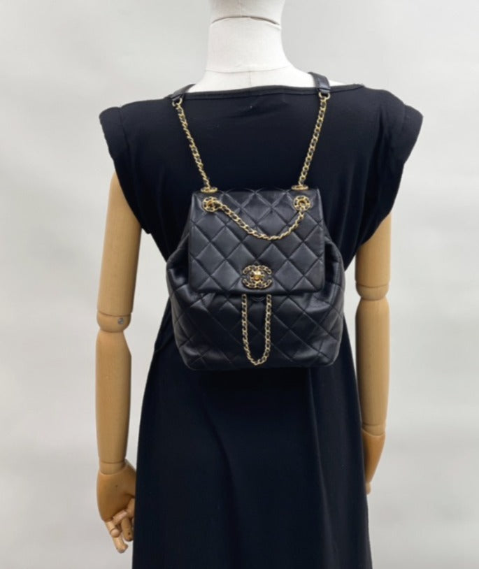 售完即止🌸CHANEL 24P贈禮皮穿金鏈背囊 連禮盒 | 預訂約4-6星期