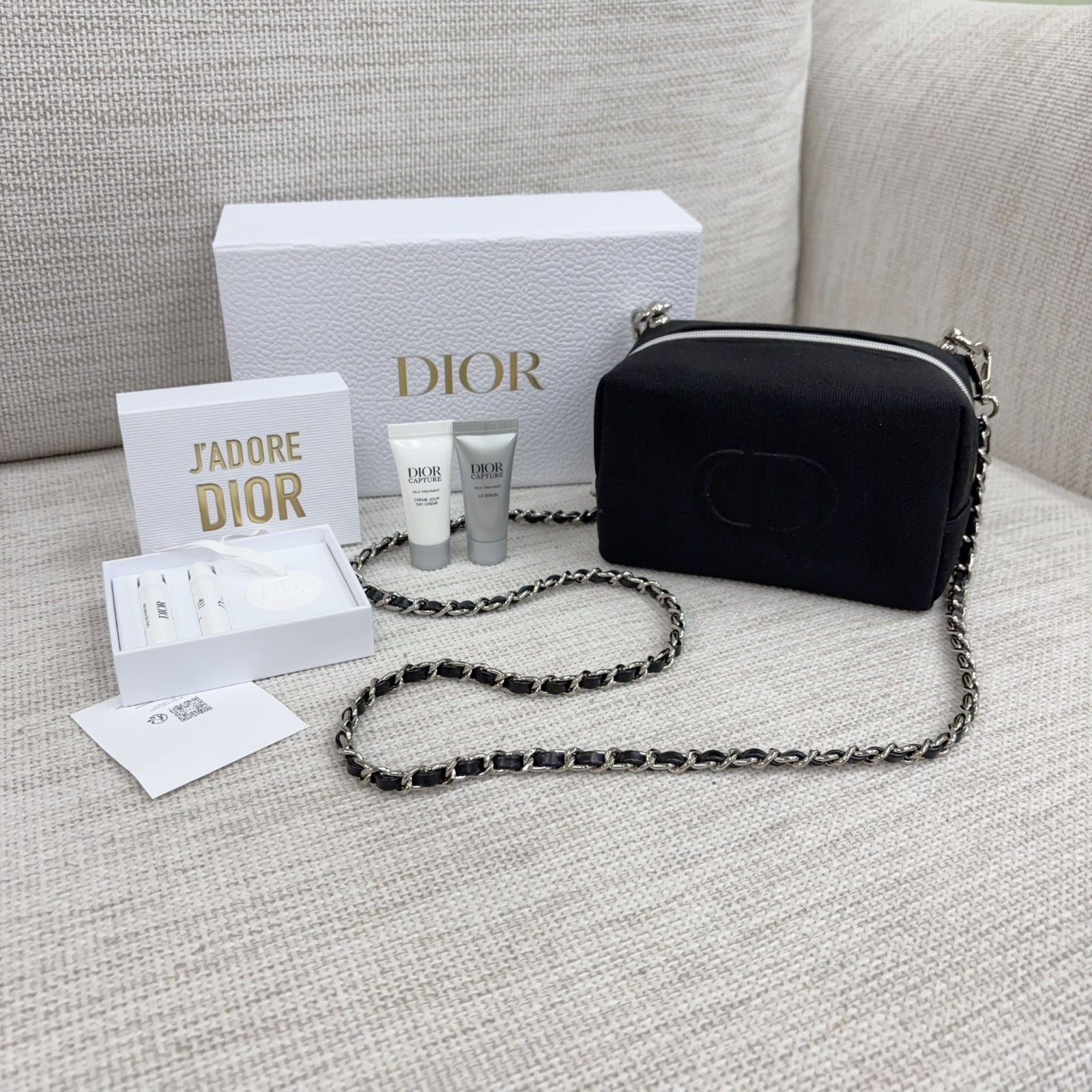 【24小時網站自助下單】供應商現貨❤️‍🔥❤️‍🔥數量只有2️⃣0️⃣套🌸🌟🌟Dior Beauty黑色帆布化妝袋套裝 | 預訂約2-3星期