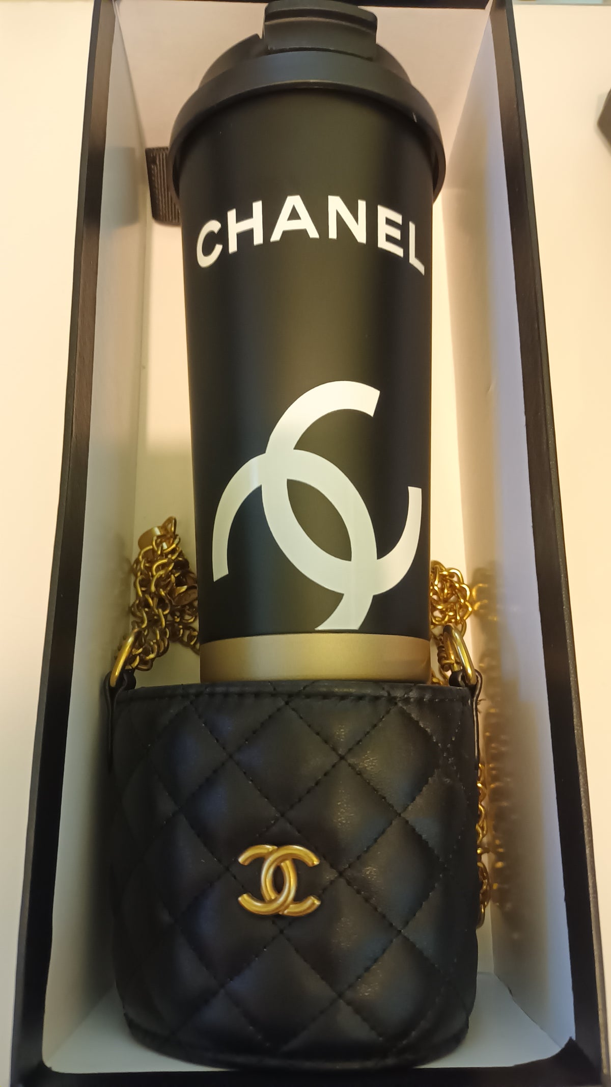 【24小時網站自助下單】黑色現貨一件 賣曬再訂約4-6星期到🌸CHANEL vip gift 保溫保冷杯 連便攜鏈條杯套 | 落單後約3-5個工作天寄出 娉婷貿易公司 Exquisite Beauty Trading Company