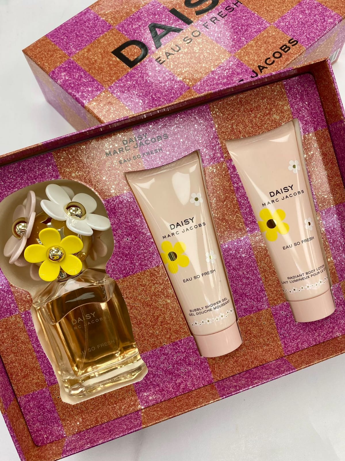 供應商現貨 售完即止🌸免稅正品 MARC JACOBS  Ladies Daisy Eau So Fresh Gift Set 馬克雅可布/馬克莫傑小雛菊粉色花語女士淡香水套裝 | 預訂 逢星期一、三返倉執貨 其後約3-5個工作天寄出