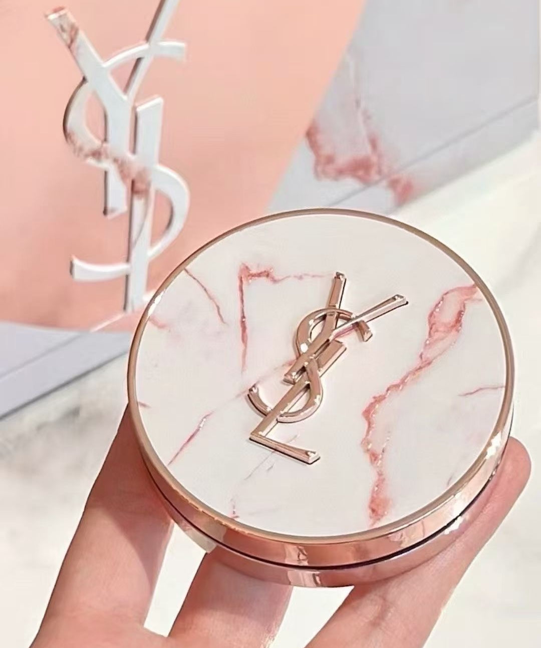 【24小時網站自助下單】供應商現貨 限定版只有少量，賣哂就冇🌸香港專櫃 YSL聖羅蘭七夕玫瑰大理石限定粉氣墊 # B10 | 預訂 逢星期一、三返倉執貨 其後約3-5個工作天寄出