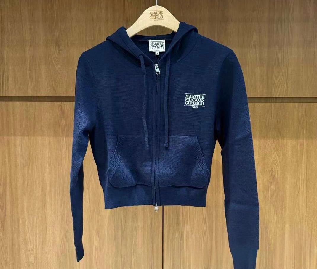 11月30日截🌸MARITHE FRANCOIS GIRBAUD 韓國專門店/免稅店 2025年秋冬W CLASSIC LOGO CROP KNIT HOODIE ZIPUP | 預訂約3-4星期