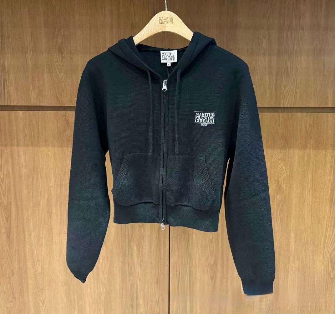 11月30日截🌸MARITHE FRANCOIS GIRBAUD 韓國專門店/免稅店 2025年秋冬W CLASSIC LOGO CROP KNIT HOODIE ZIPUP | 預訂約3-4星期