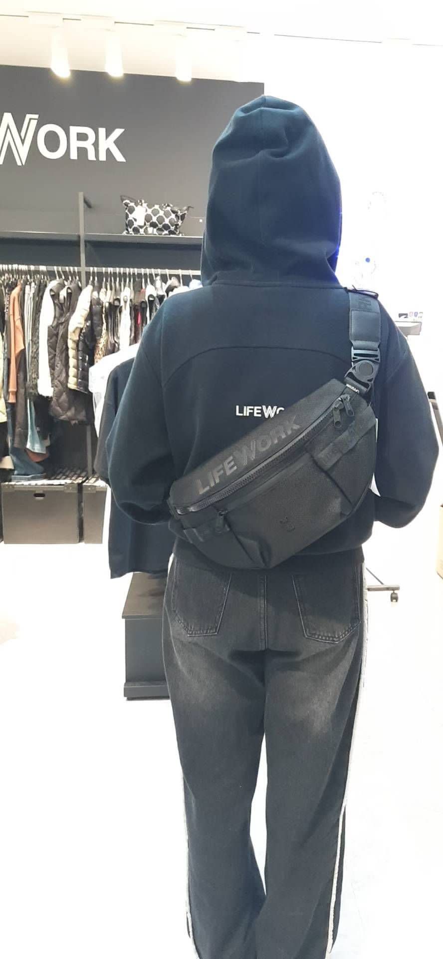 2026年1月25日截🌸💛新年買新包系列💛

今日最新上市❤️🐶LIFEWORK韓國專門店/免稅店🐶Lifework男女裝包包 折扣優惠💕 | 預訂約3-4星期