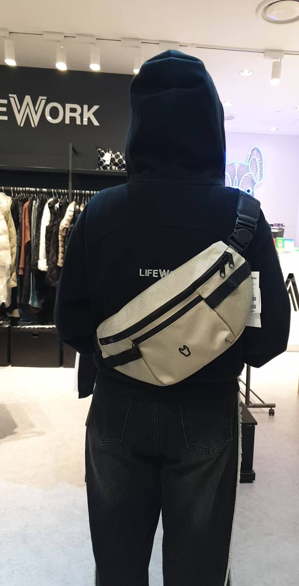 2026年1月25日截🌸💛新年買新包系列💛

今日最新上市❤️🐶LIFEWORK韓國專門店/免稅店🐶Lifework男女裝包包 折扣優惠💕 | 預訂約3-4星期