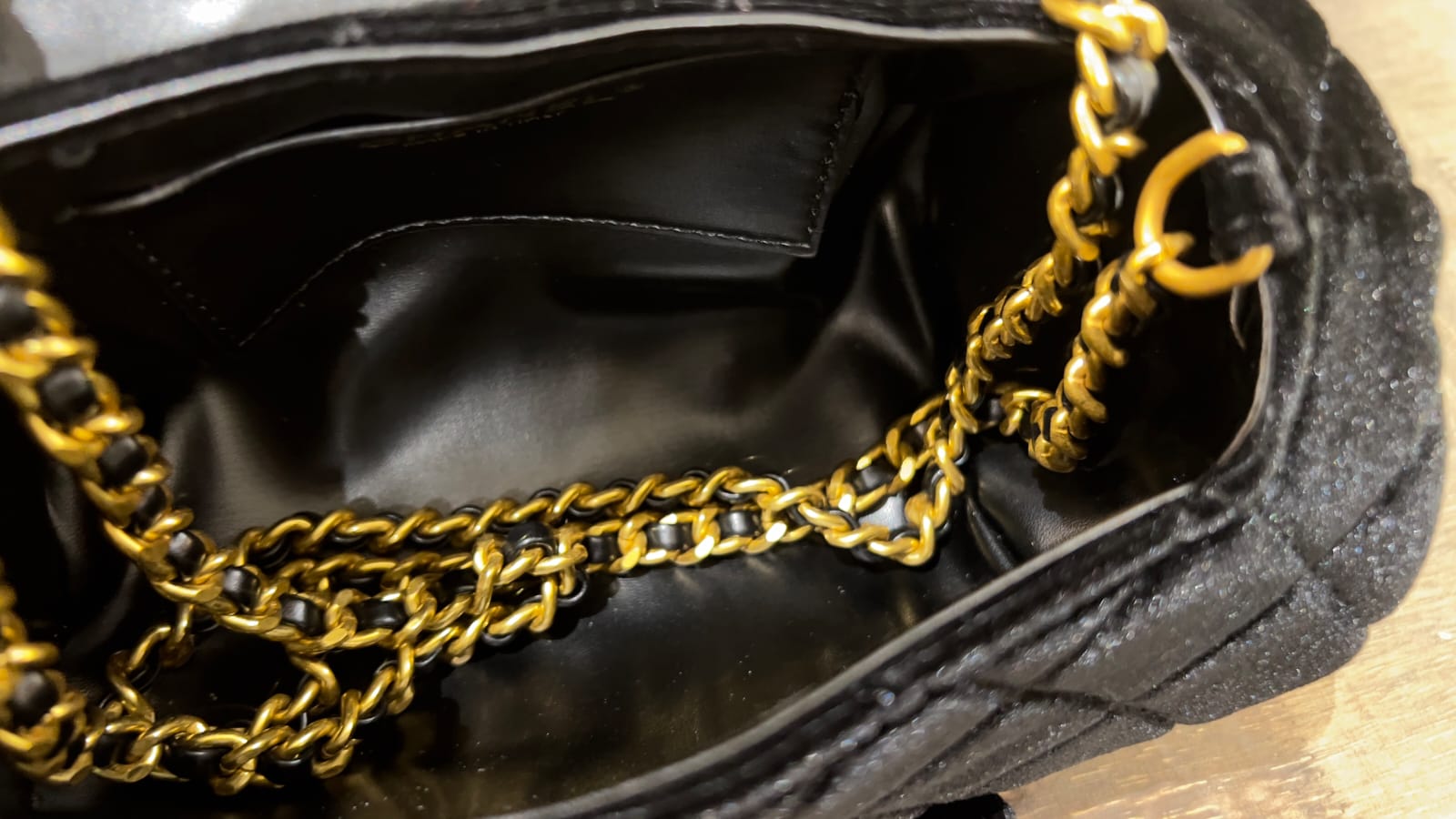 限量🌸CHANEL VIC年終超限定 黑金絲絨菱格圓筒保齡球包🌙💎 | 預訂約4-5星期