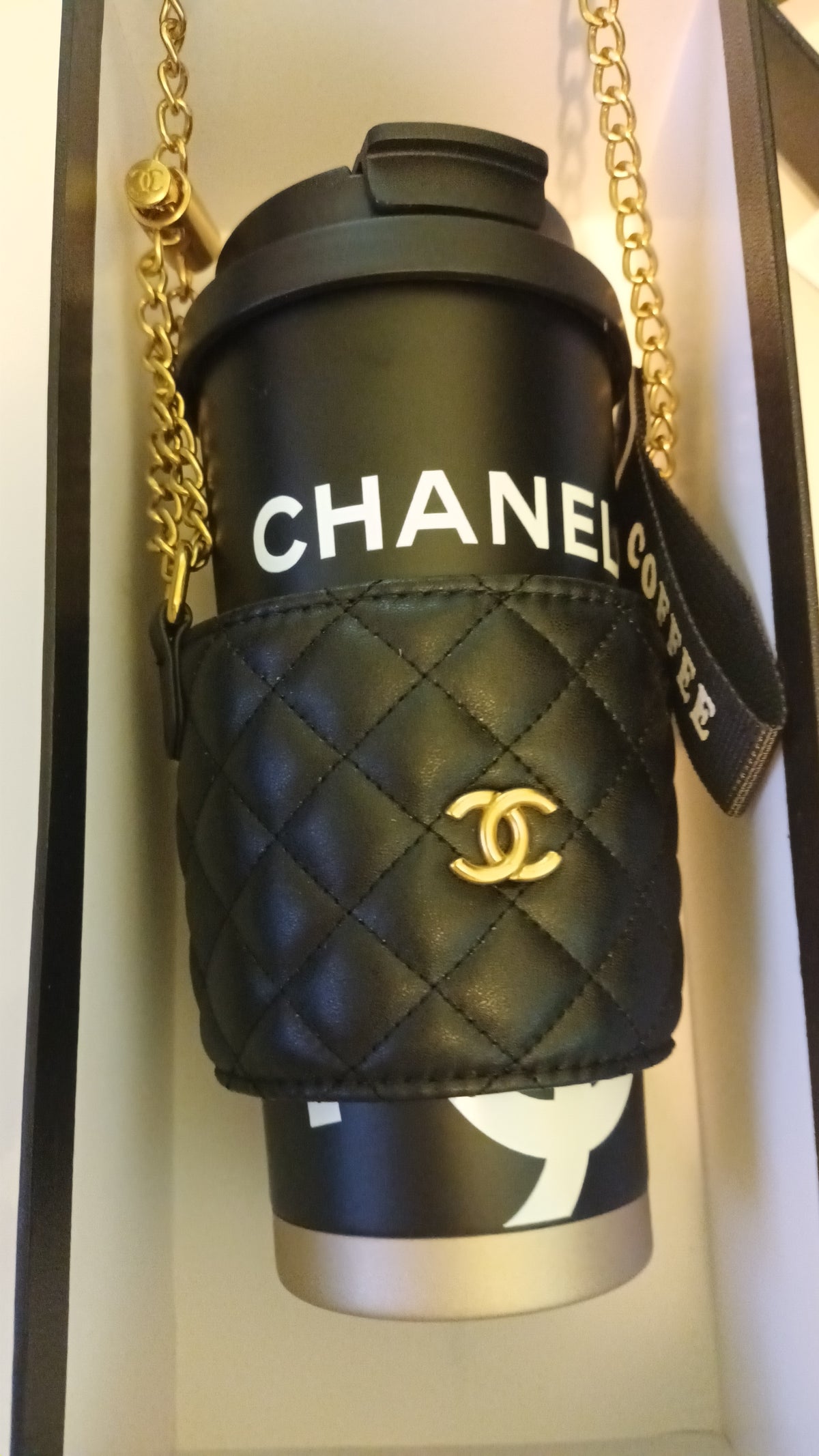 【24小時網站自助下單】黑色現貨一件 賣曬再訂約4-6星期到🌸CHANEL vip gift 保溫保冷杯 連便攜鏈條杯套 | 落單後約3-5個工作天寄出 娉婷貿易公司 Exquisite Beauty Trading Company