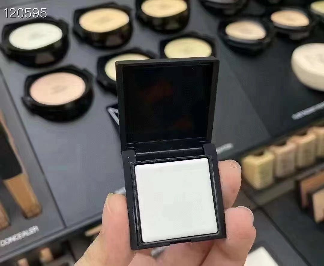 供應商現貨💫香港專櫃貨 NARS 裸光蜜粉餅 定妝 柔焦 小白餅1.8g | 預訂 逢星期一、三返倉執貨 執貨後約3-5個工作天寄出