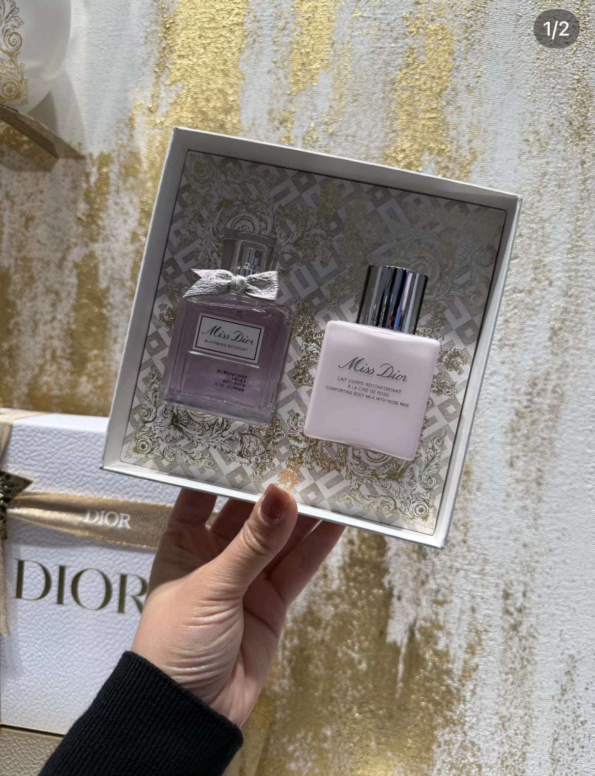 供應商現貨🌸【香港專櫃】Dior 24年聖誕節香水套裝兩件套 | 預訂 逢星期一，三返倉執貨 其後約3-5個工作天寄出