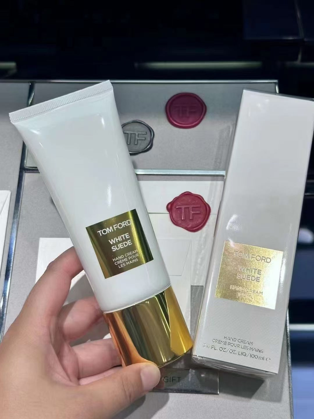 供應商現貨💫免稅正品 Tom Ford 新品護手霜100ml白麝香/暗懾心魄 | 預訂 逢星期一，三返倉執貨 其後約3-5個工作天寄出