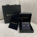 供應商現貨🌸母親節禮物首選🔥🔥🌟🌟Givenchy 紫羅蘭水晶耳環 正品正貨 | 預訂 逢星期一，三返倉執貨 其後約3-5個工作天寄出 [如缺貨,需預訂兩星期左右😊😊] 娉婷貿易公司 Exquisite Beauty Trading Company
