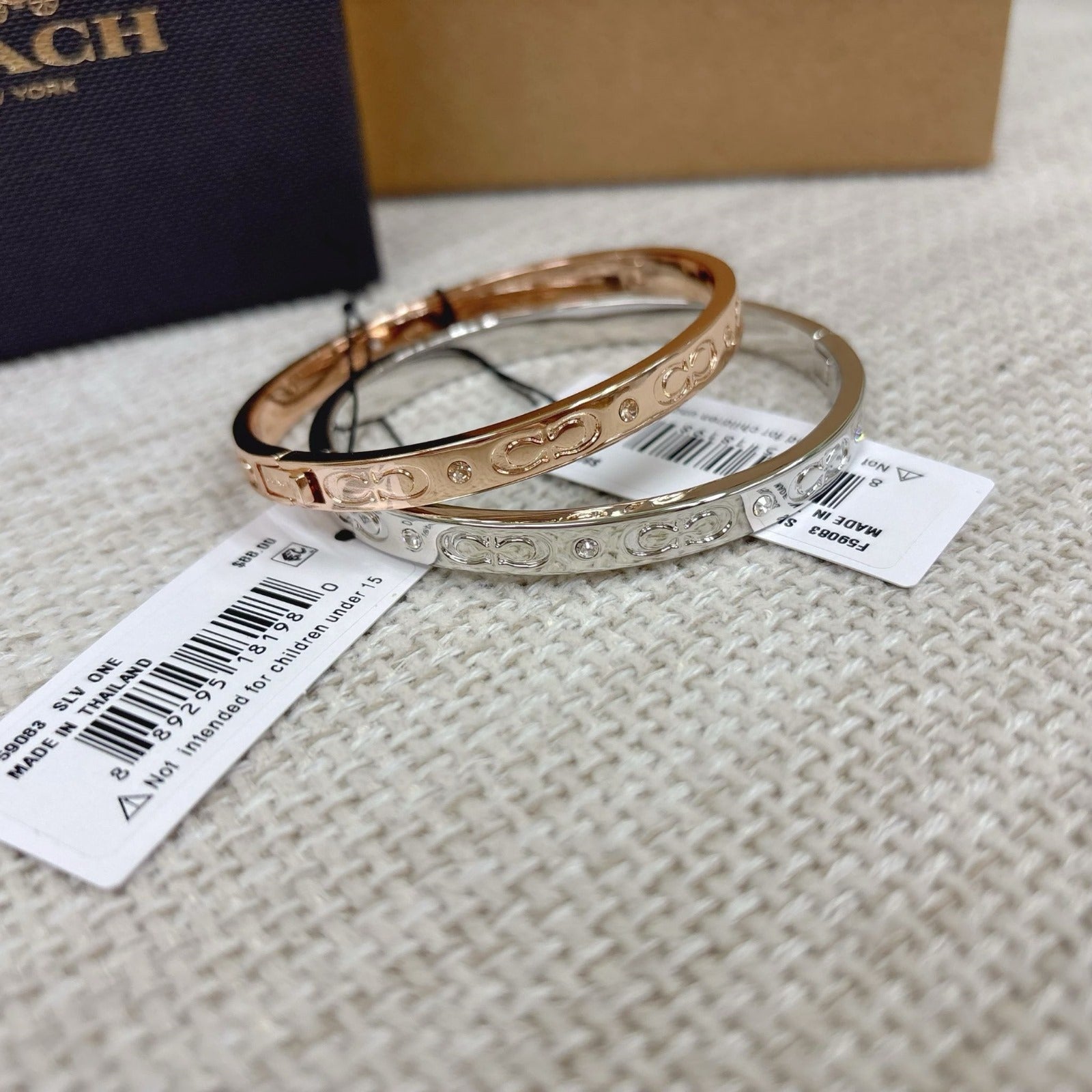 🌸Coach最新款c logo橢圓形手鈪 | 預訂約1-4星期