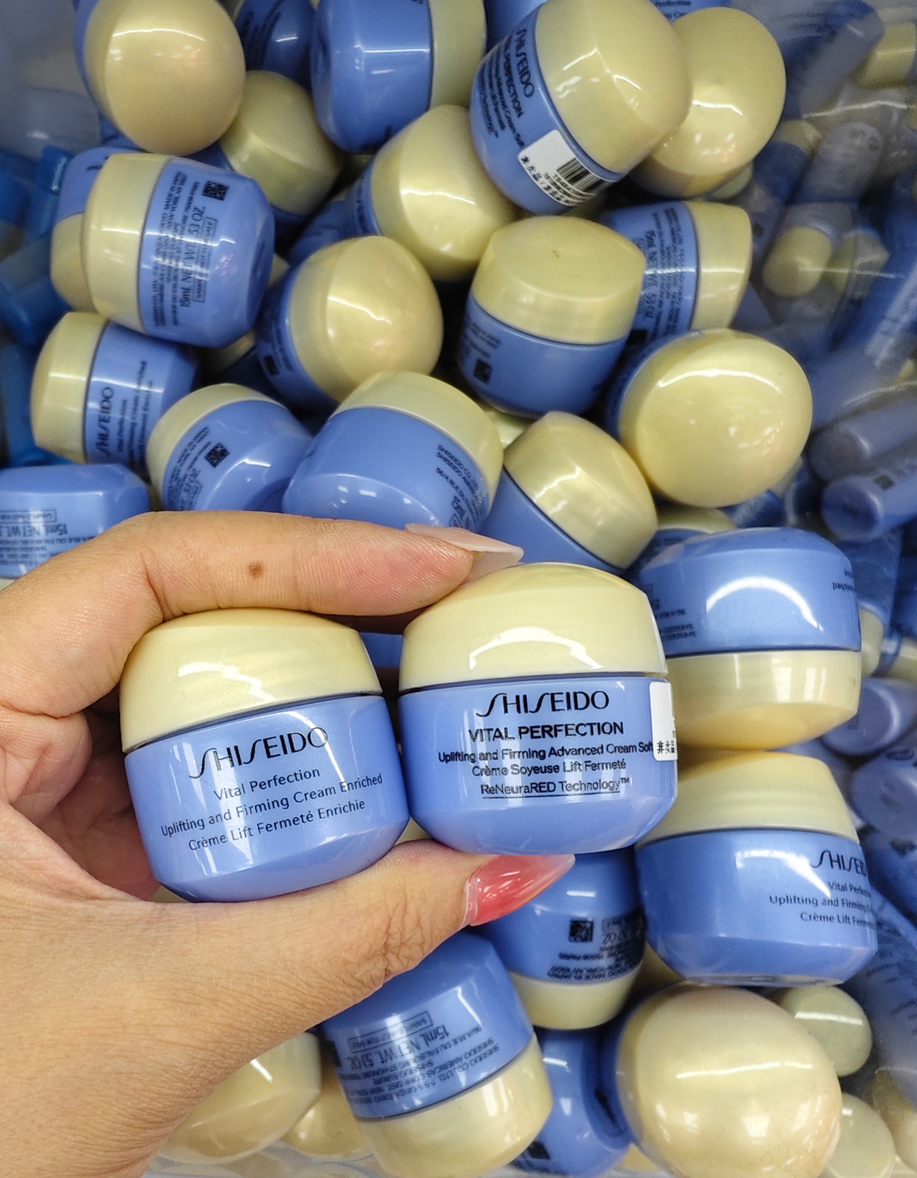 供應商現貨🌸香港專櫃 Shiseido資生堂悦薇抗糖面霜15ml(滋潤/清爽) | 預訂 逢星期一，三返倉執貨 其後約3-5個工作天寄出