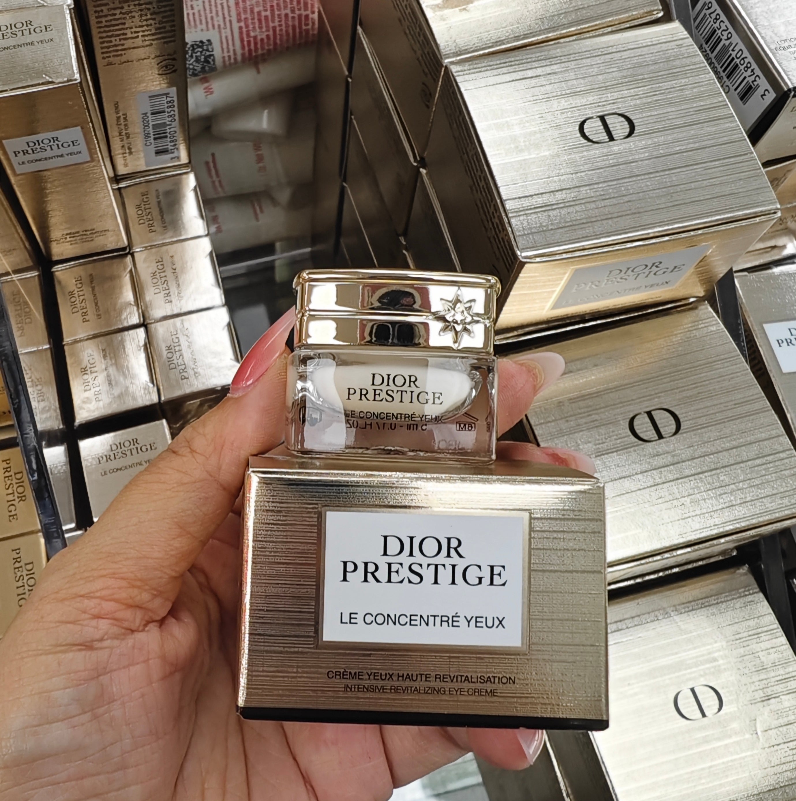 供應商現貨‼️只有十幾個‼️🌸❤️🔥好貨快閃❤️🔥Dior玫瑰花蜜活顏再生眼霜5ml迷你裝 | 預訂 逢星期一，三返倉執貨 其後約3-5個工作天寄出