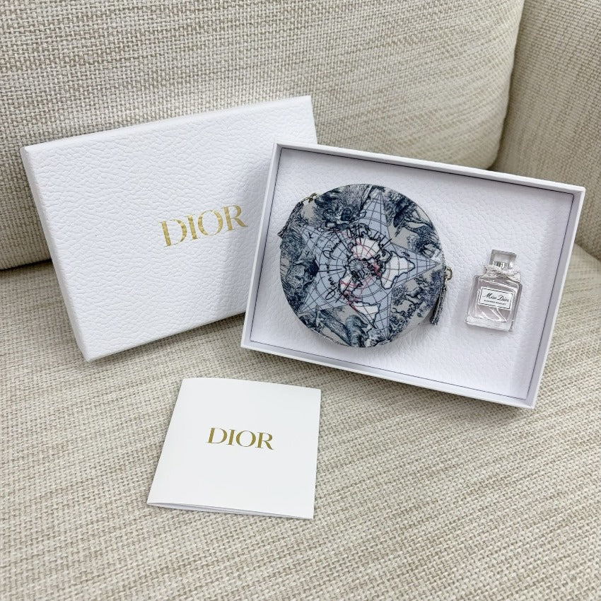 供應商現貨🌸🔥🔥Dior積分兌換週年禮物🎁| 預訂 逢星期一，三返倉執貨 其後約3-5個工作天寄出