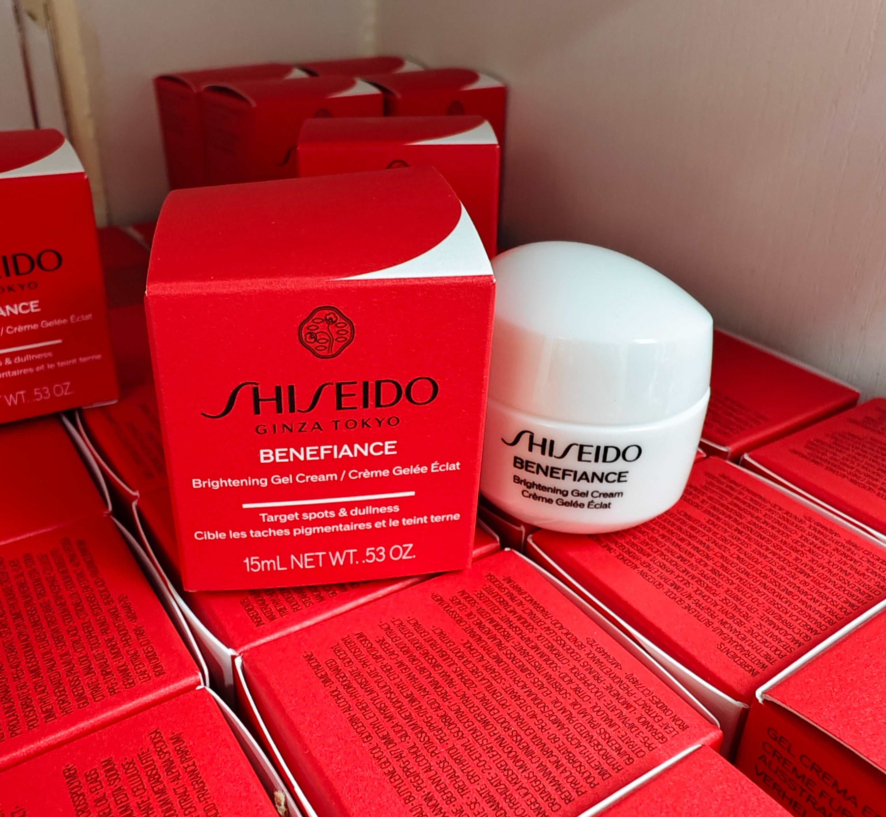 供應商現貨🌸香港專櫃 全新Shiseido資生堂盼麗風姿透淡白‬斑美白面霜/凝霜15ml | 預訂 逢星期一，三返倉執貨 其後約3-5個工作天寄出