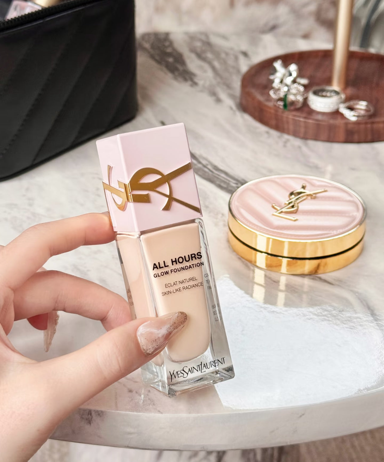 供應商現貨🌸免稅正品 🩷YSL聖羅蘭最新款粉蓋恆久粉底液 | 預訂 逢星期一，三返倉執貨 其後約3-5個工作天寄出