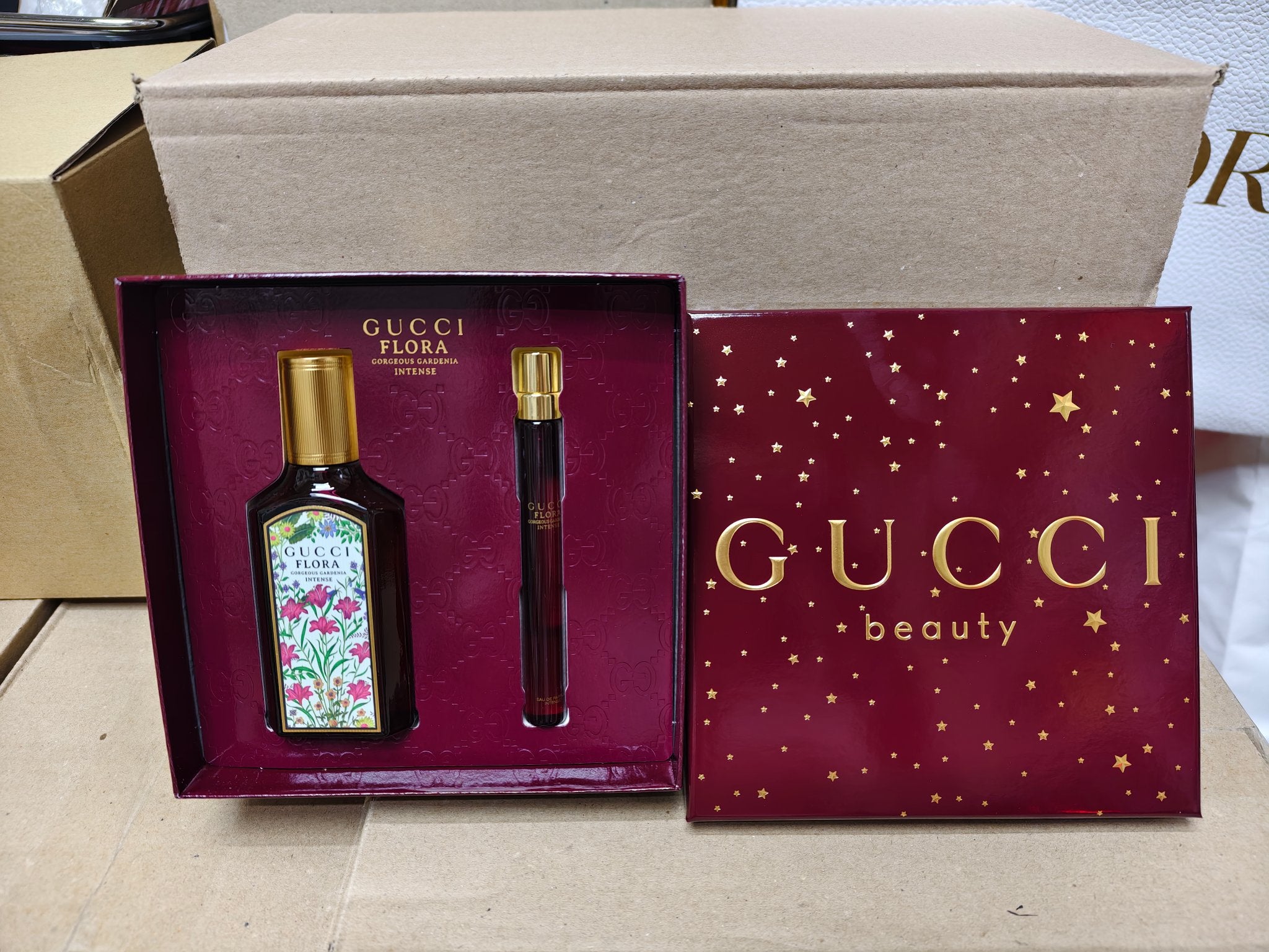 供應商現貨🌸免稅正品 2025聖誕🎅Gucci古馳綺夢馥梔兩件套 綺夢馥梔50ml+綺夢馥梔10ml聖誕套盒🌌🌌 | 預訂 逢星期一，三返倉執貨 其後約3-5個工作天寄出