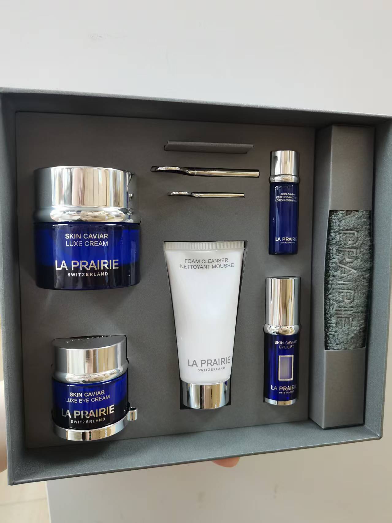 供應商現貨🌸免稅正品 LA PRAIRIE萊珀妮藍魚子五件套 | 預訂 逢星期一，三返倉執貨 其後約3-5個工作天寄出
