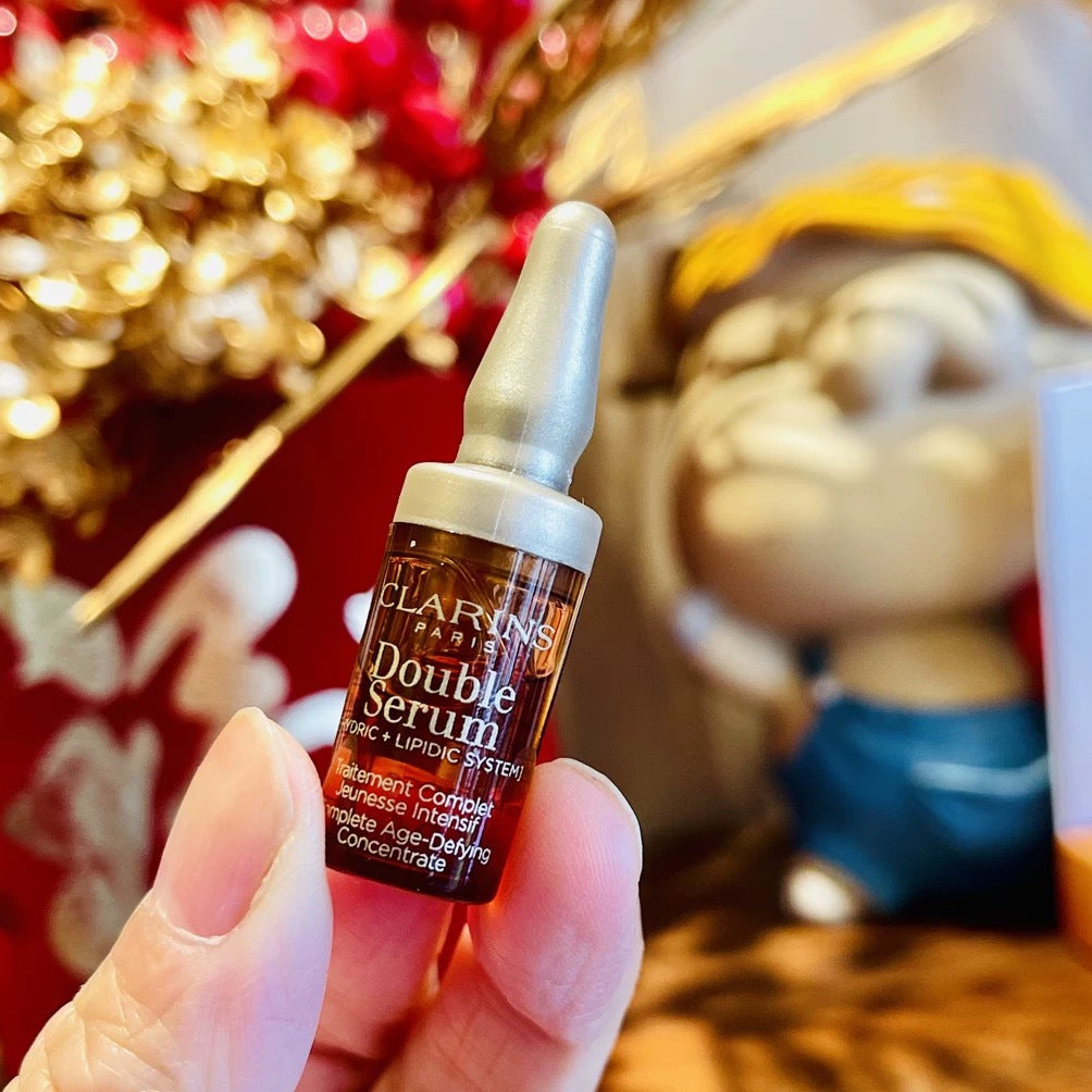 供應商現貨1000支 售完即止🌸❤️🔥好貨快閃❤️🔥香港專櫃Clarins嬌韻詩雙萃精華最新版0.9ml 1套10支 | 預訂 逢星期一，三返倉執貨 其後約3-5個工作天寄出