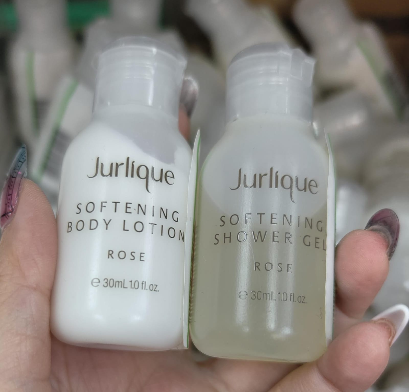 供應商現貨 每款大概有200支左右🌸❤️🔥快閃❤️🔥Jurlique玫瑰柔膚身體乳30ml / Jurlique玫瑰柔膚沐浴露30ml | 預訂 逢星期一，三返倉執貨 其後約3-5個工作天寄出