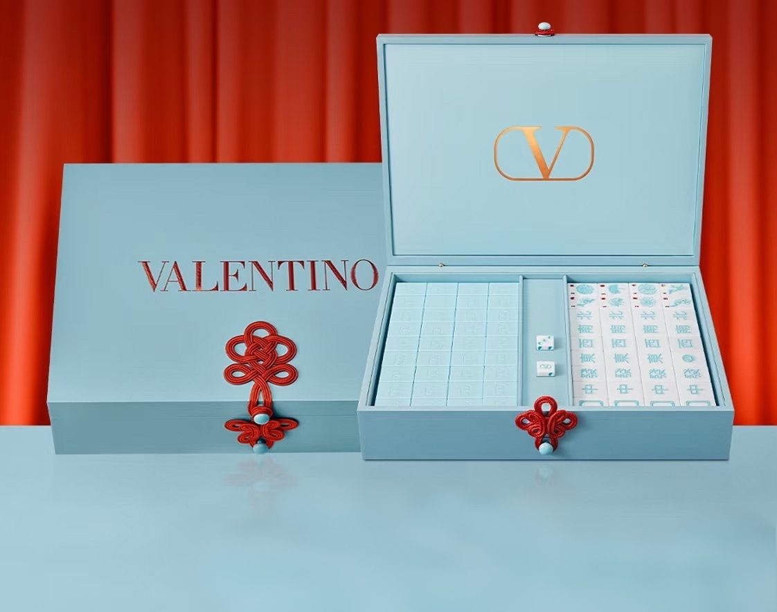 【24小時網站自助下單】供應商現貨🌸數量只有10套‼️‼️全球限量800套‼️🩵Valentino Beauty好運天藍色麻雀🩵 | 預訂 逢星期一，三返倉執貨 其後約3-5個工作天寄出