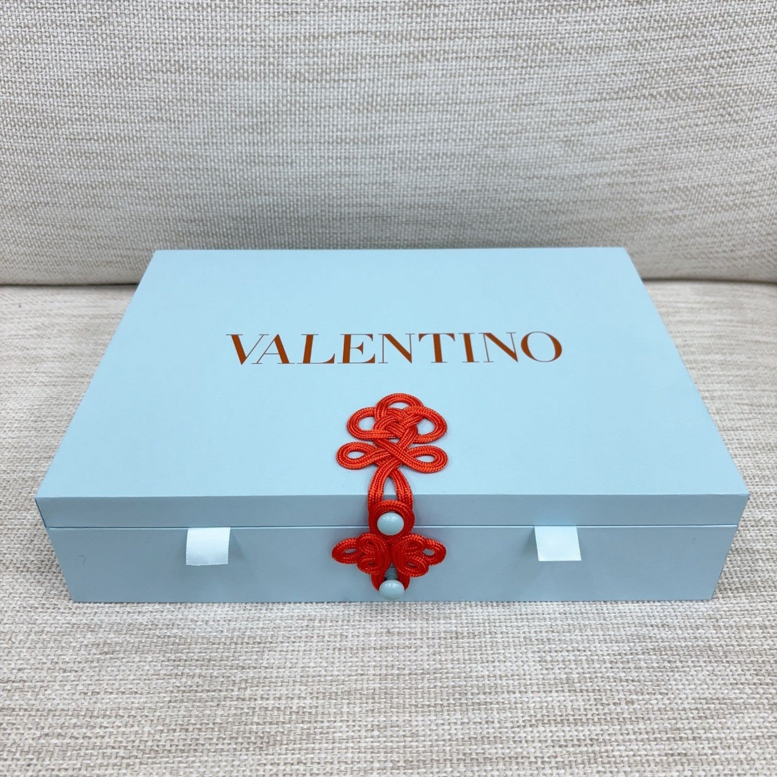 【24小時網站自助下單】供應商現貨🌸數量只有10套‼️‼️全球限量800套‼️🩵Valentino Beauty好運天藍色麻雀🩵 | 預訂 逢星期一，三返倉執貨 其後約3-5個工作天寄出