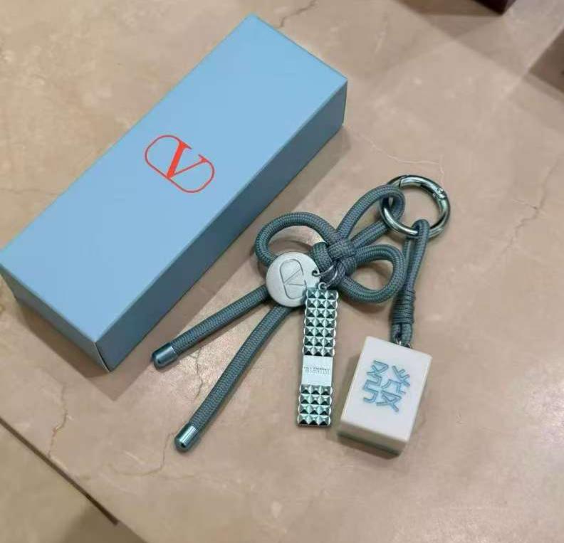 【24小時網站自助下單】供應商現貨🌸免稅正品 VALENTINO Beauty贈品發財吊墜 | 預訂 逢星期一，三返倉執貨 其後約3-5個工作天寄出