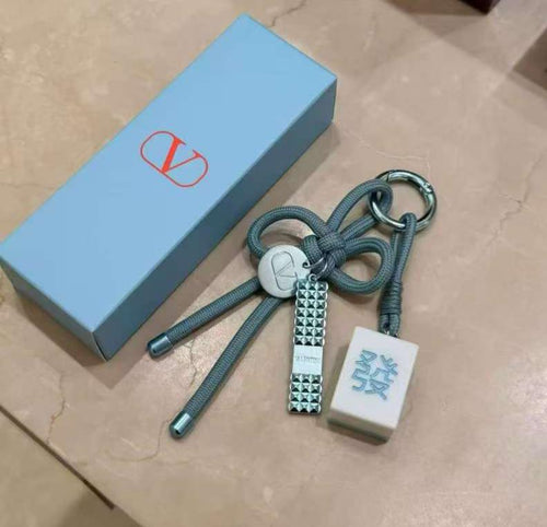 【24小時網站自助下單】供應商現貨🌸免稅正品 VALENTINO Beauty贈品發財吊墜 | 預訂 逢星期一，三返倉執貨 其後約3-5個工作天寄出 娉婷貿易公司 Exquisite Beauty Trading Company