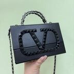 【24小時網站自助下單】🌸🌟🌟Valentino Beauty窩釘化妝袋包安裝連鏈 | 預訂約4-5星期