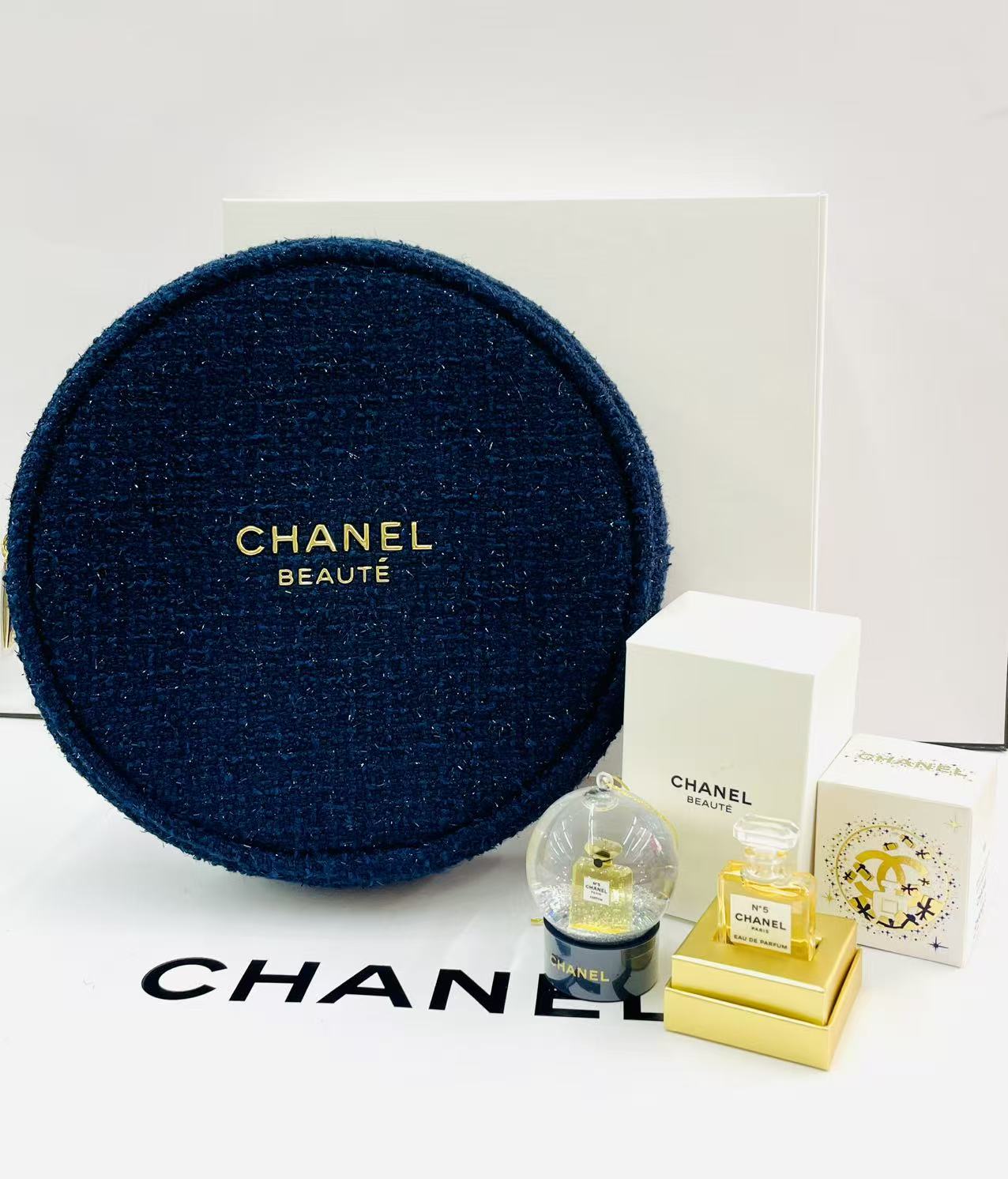 【24小時網站自助下單】供應商現貨‼️只有9套‼️🌸❤️🔥Chanel香奈兒藍色圓形包水晶球套裝❤️🔥 | 預訂 逢星期一，三返倉執貨 其後約3-5個工作天寄出