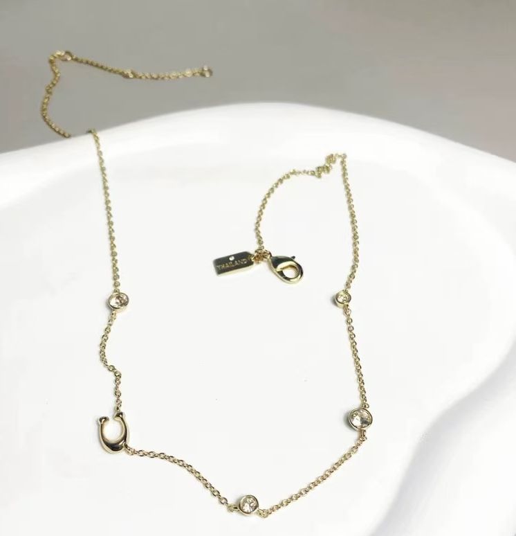 【24小時網站自助下單】🌸Outlet正品 Coach Signature Crystal Necklace | 預訂約1-2星期 娉婷貿易公司 Exquisite Beauty Trading Company