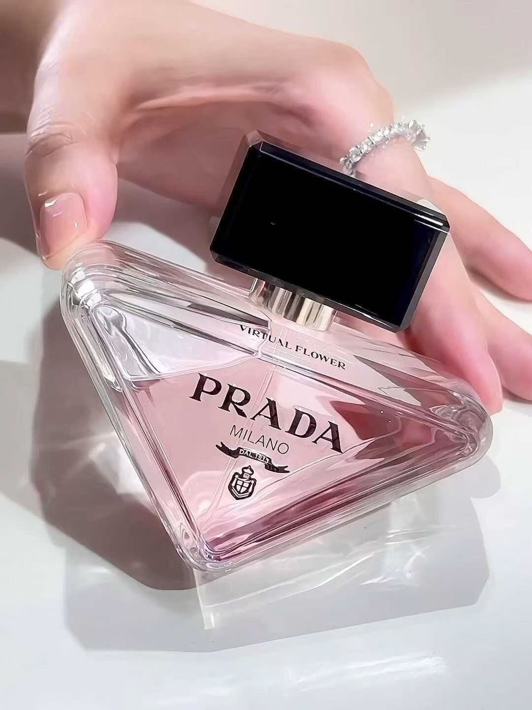【24小時網站自助下單】🌸香港專櫃 PRADA普拉達我本莫測花鏡版50ml | 預訂約1-2星期
